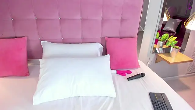 ArticaBelle online show from 09/13/25, 04:34