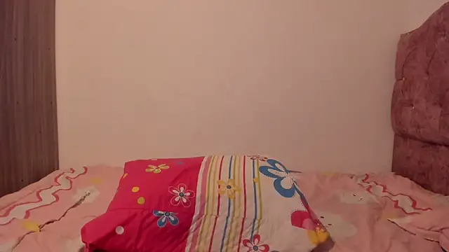 Snapshot of Catherine_tabarezx chatting on 06/17/26, 12:15 Catherine tabarezx online show from 06/17/26, 12:15