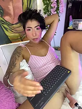 Snapshot of MONSYHOT1 chatting on 02/15/26, 06:58 MONSYHOT1 online show from 02/15/26, 06:58