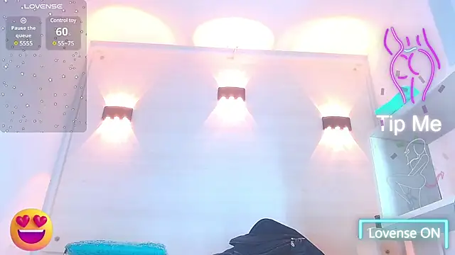 Snapshot of Molly_Spears chatting on 02/25/25, 03:31 Molly Spears online show from 02/25/25, 03:31