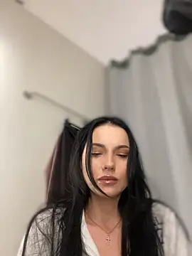 Snapshot of Roxana-Sexy chatting on 02/06/26, 05:14 Roxana-Sexy online show from 02/06/26, 05:14