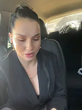 Snapshot of Roxana-Sexy chatting on 01/10/26, 05:14 Roxana-Sexy online show from 01/10/26, 05:14