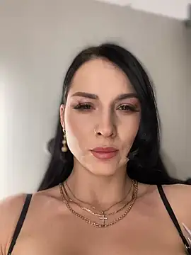 Snapshot of Roxana-Sexy chatting on 01/17/25, 06:36 Roxana-Sexy online show from 01/17/25, 06:36