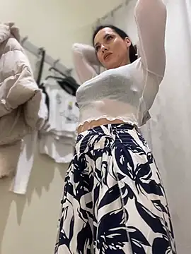 Snapshot of Roxana-Sexy chatting on 02/04/26, 06:08 Roxana-Sexy online show from 02/04/26, 06:08