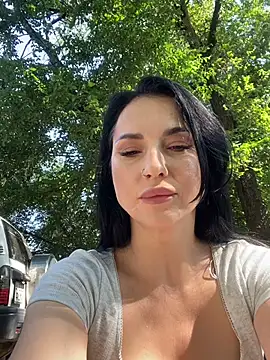 Snapshot of Roxana-Sexy chatting on 06/13/26, 03:26 Roxana-Sexy online show from 06/13/26, 03:26