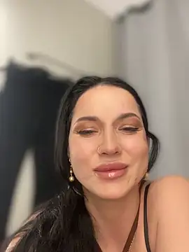 Snapshot of Roxana-Sexy chatting on 02/11/26, 05:51 Roxana-Sexy online show from 02/11/26, 05:51