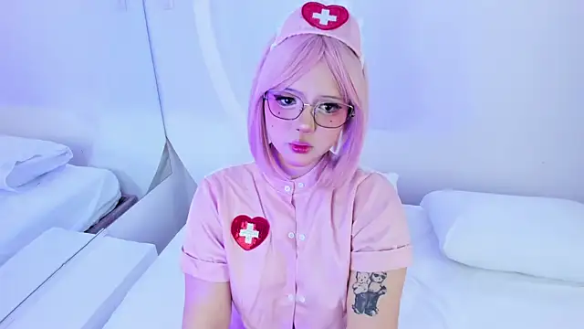 NanaOsaky online show from 03/10/25, 12:49