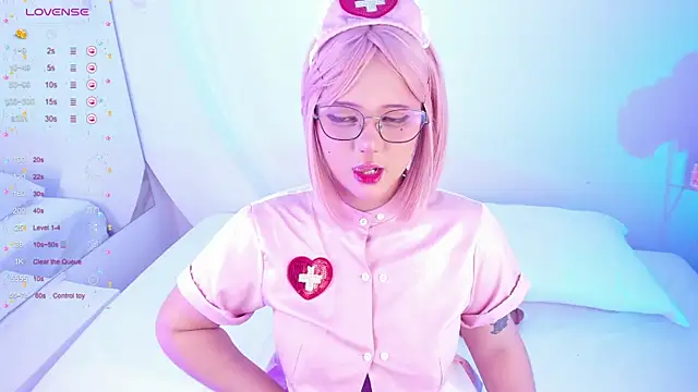 NanaOsaky online show from 10/09/25, 12:06