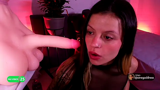 tatiana monroe online show from 10/18/25, 02:19