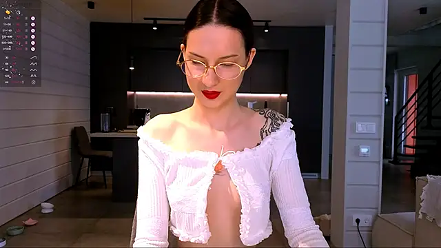 dorafisher01 online show from 11/18/25, 08:39