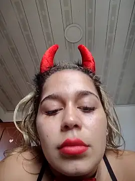 LaurenWelly  online show from 11/20/25, 06:08