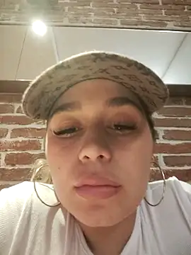 LaurenWelly  online show from 11/24/25, 09:59