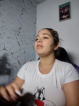 LaurenWelly  online show from 11/17/25, 09:57