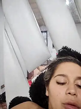 LaurenWelly  online show from 12/23/25, 04:12