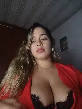 Snapshot of LaurenWelly_ chatting on 05/19/26, 12:59 LaurenWelly online show from 05/19/26, 12:59
