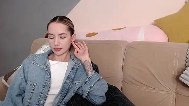 AmbrielHailey online show from 11/07/25, 03:44