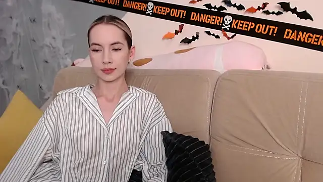 AmbrielHailey online show from 11/03/25, 07:57