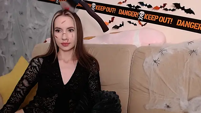 AmbrielHailey online show from 10/31/25, 10:05