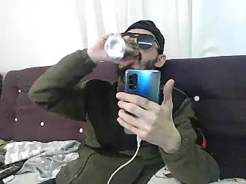 Snapshot of kallaviz chatting on 12/15/25, 06:14 kallaviz online show from 12/15/25, 06:14