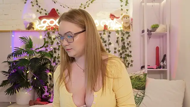 MonicaAsis online show from 02/01/26, 05:44