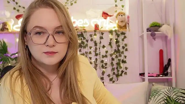 MonicaAsis online show from 02/05/26, 06:04