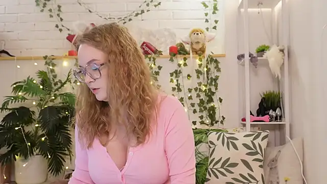 MonicaAsis online show from 10/15/25, 05:54