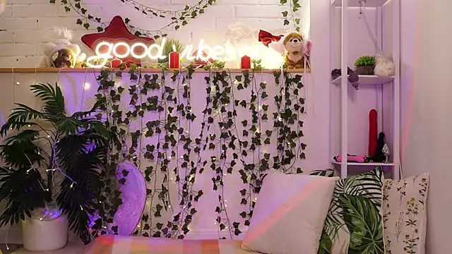 MonicaAsis online show from 03/24/26, 05:57