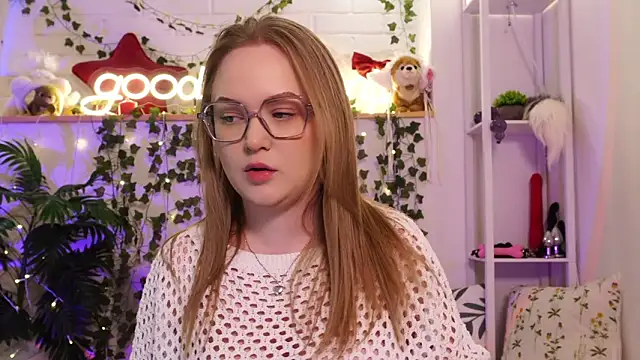 MonicaAsis online show from 03/18/26, 05:58