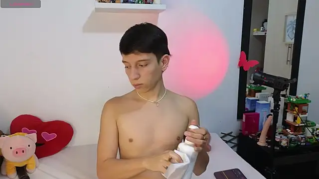 milky  boy  online show from 04/08/26, 11:28