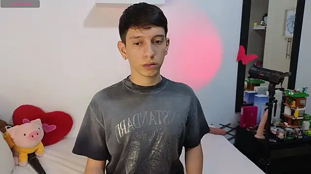 milky  boy  online show from 04/07/26, 11:39