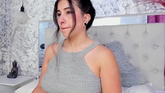 Snapshot of Megan_rossee chatting on 10/21/25, 11:53 Megan rossee online show from 10/21/25, 11:53