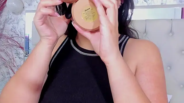 Snapshot of Megan_rossee chatting on 12/02/25, 11:12 Megan rossee online show from 12/02/25, 11:12