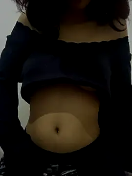 Snapshot of Farawla1237 chatting on 11/11/25, 01:06 Farawla1237 online show from 11/11/25, 01:06