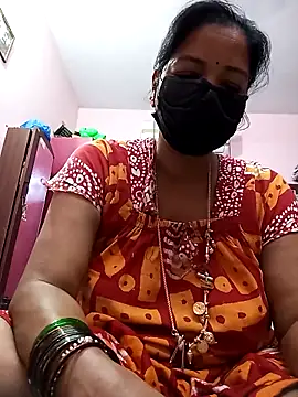 Snapshot of Tamil_sreelekha chatting on 02/14/25, 12:51 Tamil sreelekha online show from 02/14/25, 12:51
