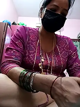 Snapshot of Tamil_sreelekha chatting on 02/13/25, 04:50 Tamil sreelekha online show from 02/13/25, 04:50