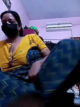 Snapshot of Tamil_sreelekha chatting on 03/04/25, 04:49 Tamil sreelekha online show from 03/04/25, 04:49