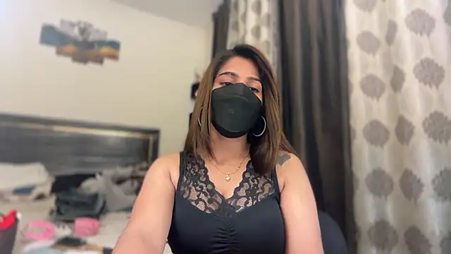 Hotty-Sana online show from 04/07/26, 05:04