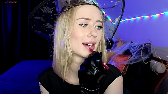 SashaBrooks online show from 10/29/25, 06:07