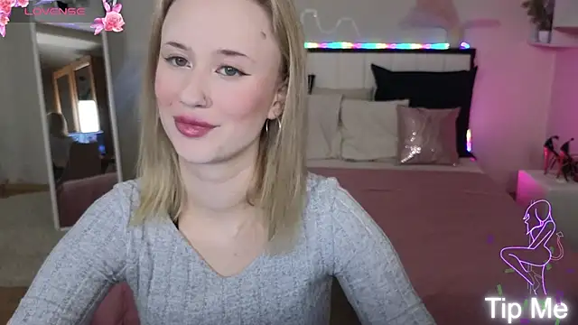 SashaBrooks online show from 11/17/25, 02:10