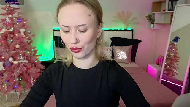 SashaBrooks online show from 12/17/25, 02:11