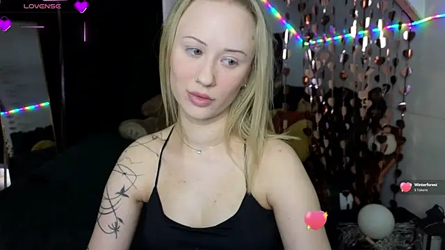 SashaBrooks online show from 04/04/26, 01:39