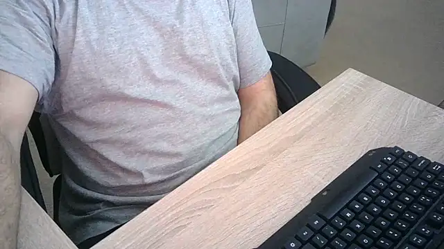 Snapshot of zebymasry chatting on 10/29/25, 03:00 zebymasry online show from 10/29/25, 03:00