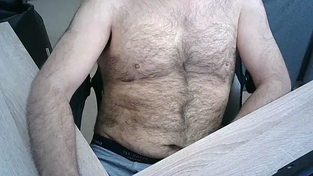 Snapshot of zebymasry chatting on 10/23/25, 12:15 zebymasry online show from 10/23/25, 12:15