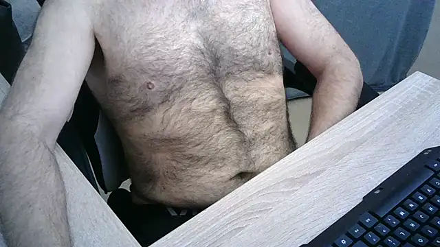 Snapshot of zebymasry chatting on 11/05/25, 12:52 zebymasry online show from 11/05/25, 12:52