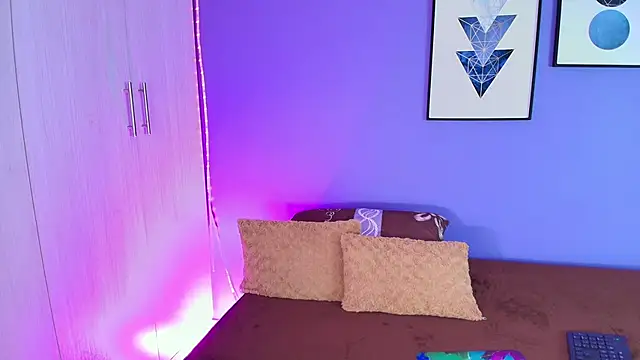 candyy bella online show from 01/17/25, 06:02