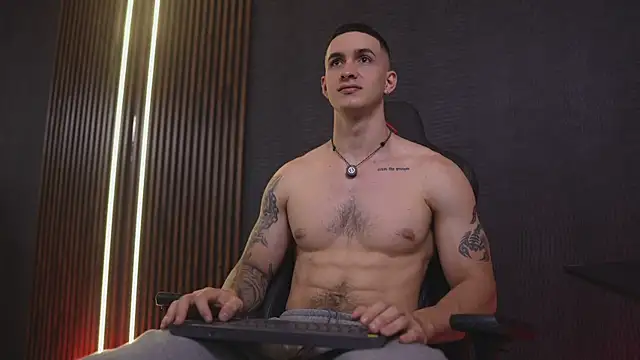 JacksonOlsenn online show from 04/15/26, 08:53