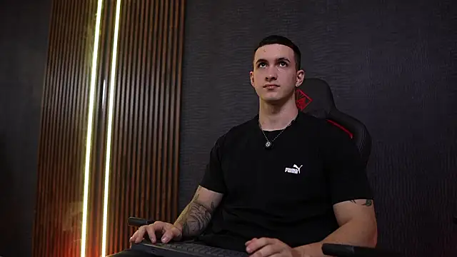 JacksonOlsenn online show from 02/25/26, 09:03