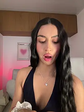 maddy bronw  online show from 10/29/25, 11:36