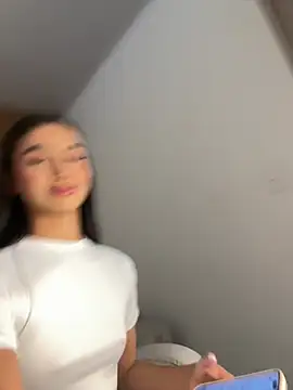 maddy bronw  online show from 03/25/26, 09:46