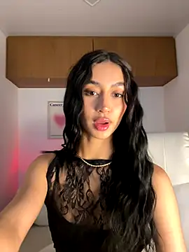 maddy bronw  online show from 10/28/25, 10:52